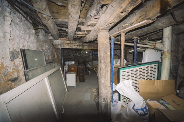 Chalet de 3 habitaciones en Aguilar de Campoo en venta - 58.000 € (Ref: 9398247)