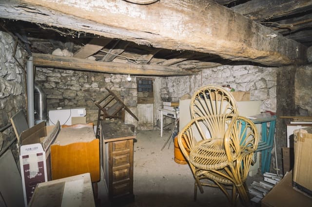 Chalet de 3 habitaciones en Aguilar de Campoo en venta - 58.000 € (Ref: 9398247)