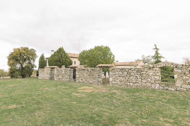 6 bedroom Villa for sale in Reinoso de Cerrato with garage - € 480,000 (Ref: 9407961)