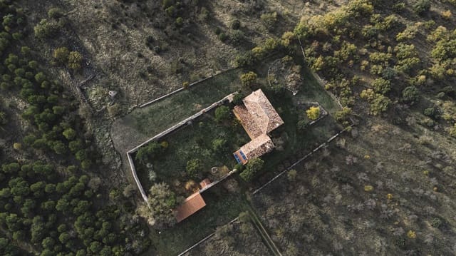 6 bedroom Villa for sale in Reinoso de Cerrato with garage - € 480,000 (Ref: 9407961)