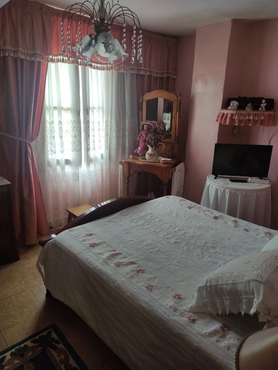 3 sovrum Villa till salu i Torrelavega - 200 000 € (Ref: 9413769)