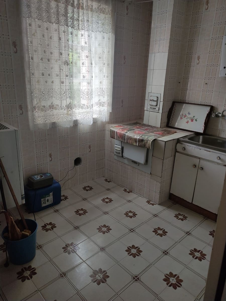 3 sovrum Villa till salu i Torrelavega - 200 000 € (Ref: 9413769)