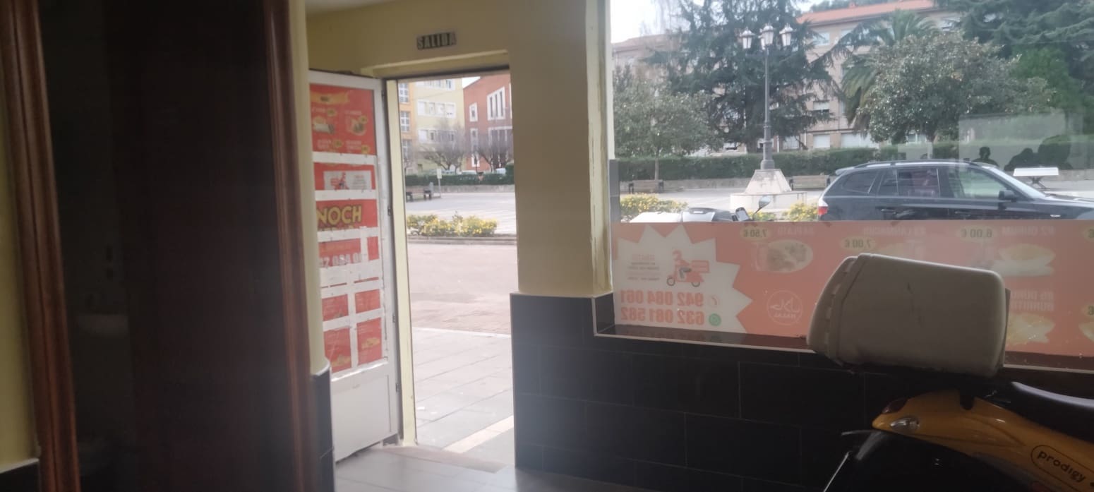 Comercial para venda em Torrelavega - 105 000 € (Ref: 9413770)