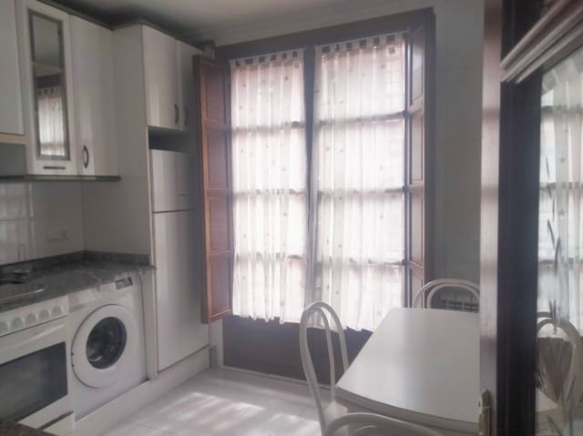2 bedroom Flat for rent in Torrelavega - € 790 (Ref: 9413774)