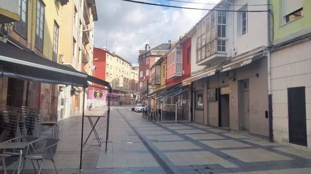 4 soveværelse Lejlighed til salg i Torrelavega - € 230.000 (Ref: 9413775)