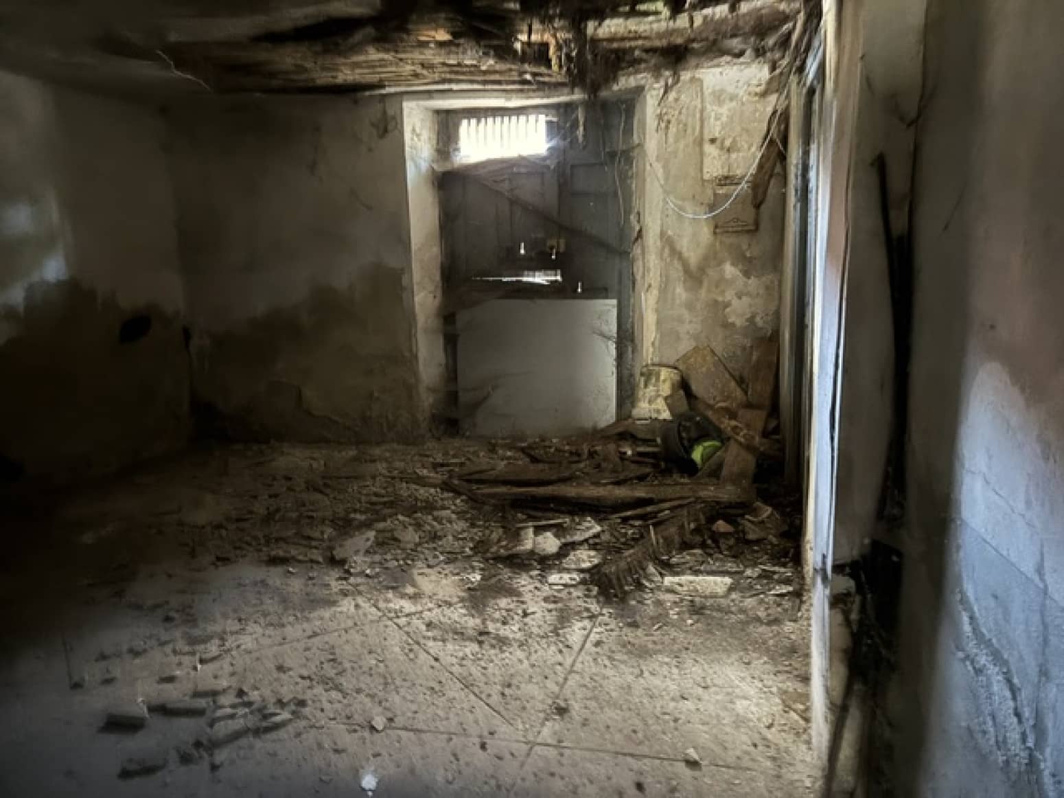 4 bedroom Villa for sale in Campoo de Enmedio with garage - € 53,000 (Ref: 9424342)