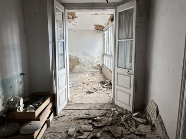 4 soveværelse Villa til salg i Campoo de Enmedio med garage - € 53.000 (Ref: 9424342)