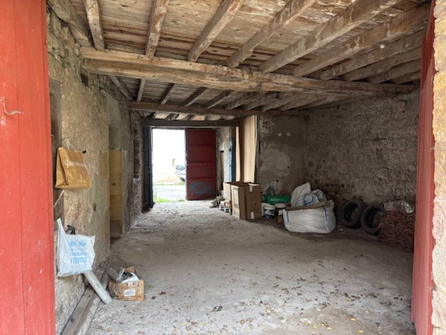 4 bedroom Villa for sale in Campoo de Enmedio with garage - € 53,000 (Ref: 9424342)