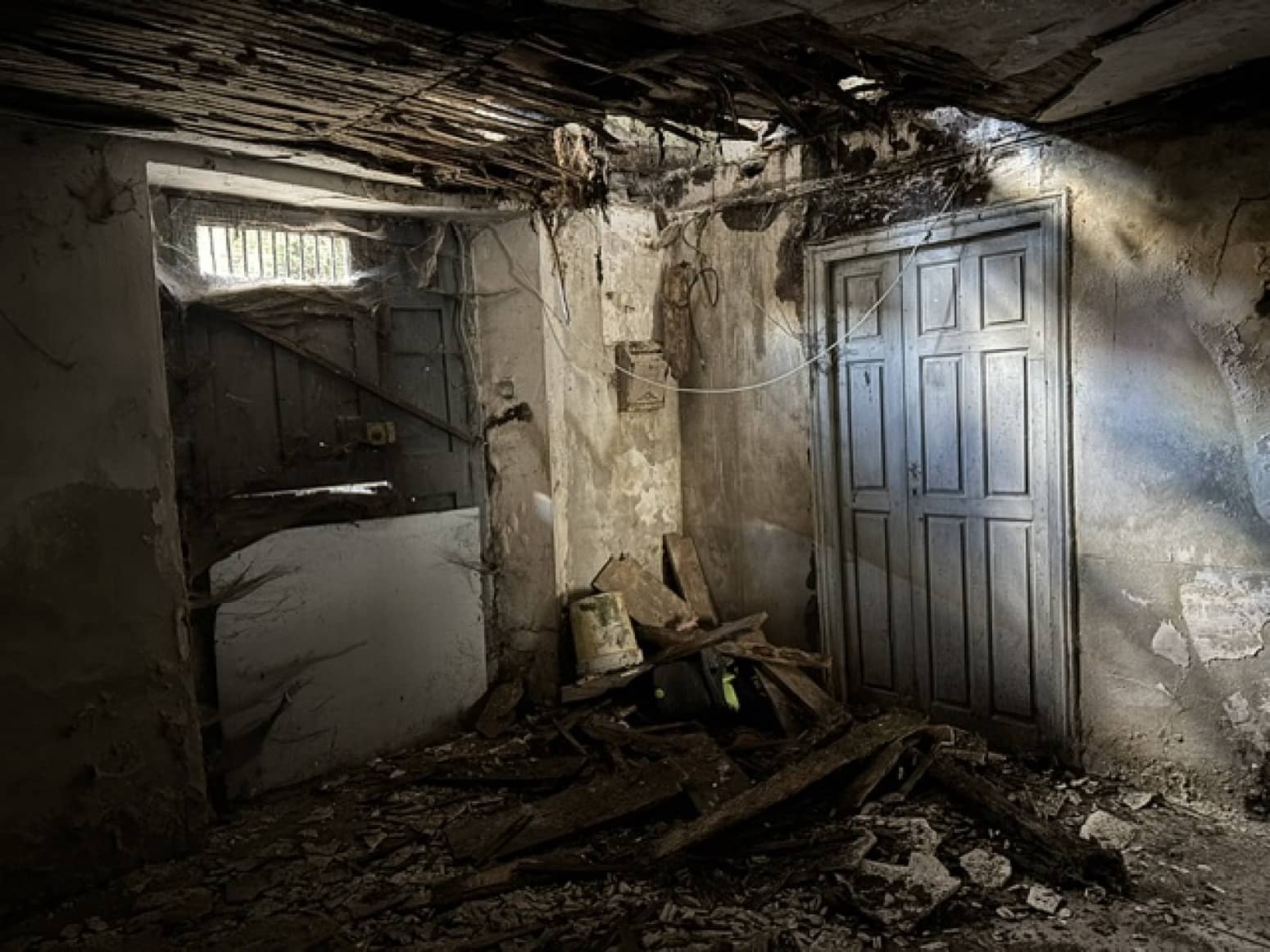 4 bedroom Villa for sale in Campoo de Enmedio with garage - € 53,000 (Ref: 9424342)