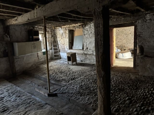 4 soveværelse Villa til salg i Campoo de Enmedio med garage - € 53.000 (Ref: 9424342)