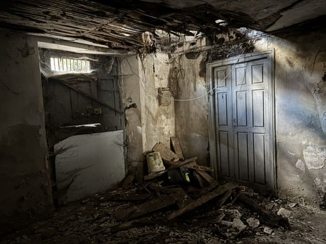 4 soveværelse Villa til salg i Campoo de Enmedio med garage - € 53.000 (Ref: 9424342)