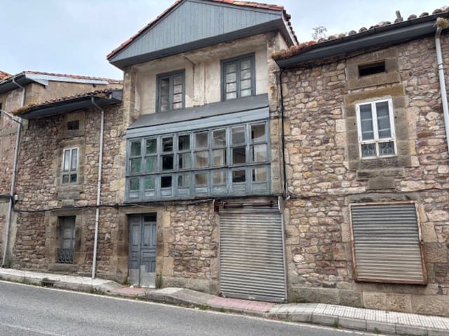 4 soveværelse Villa til salg i Campoo de Enmedio med garage - € 53.000 (Ref: 9424342)