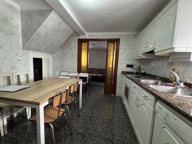 4 soveværelse Villa til salg i Barruelo de Santullán - € 95.000 (Ref: 9441774)