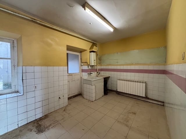 3 makuuhuone Huvila myytävänä paikassa Herrera de Pisuerga mukana 
autotalli - 45 000 € (Ref: 9452751)