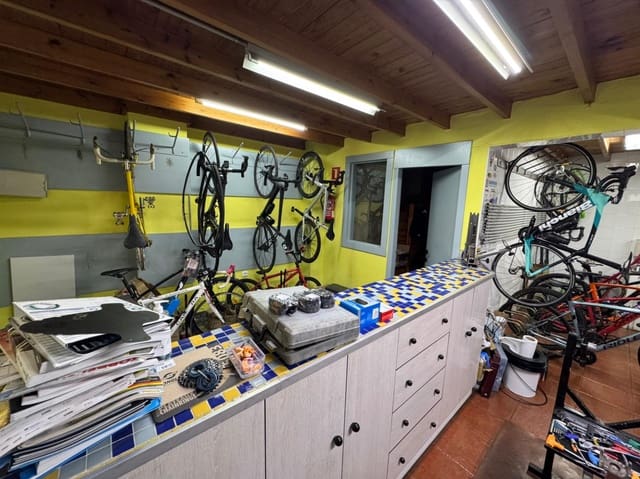 Local Commercial à louer à Torrelavega - 495 € (Ref: 9468199)