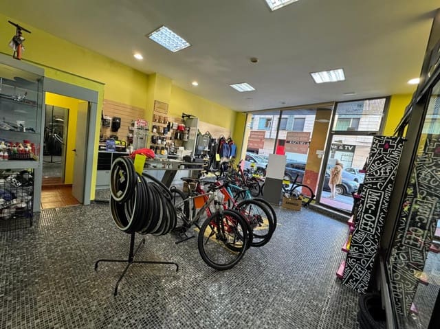 Kommersiell till salu i Torrelavega - 112 000 € (Ref: 9470929)