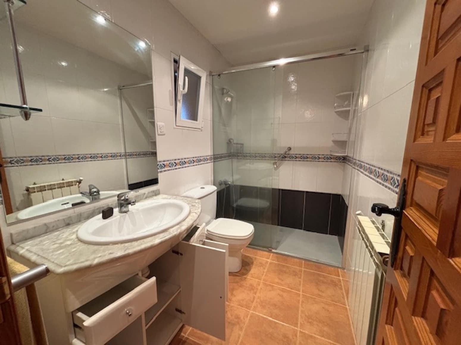 2 makuuhuone Huvila myytävänä paikassa Herrera de Pisuerga mukana 
autotalli - 108 000 € (Ref: 9512023)