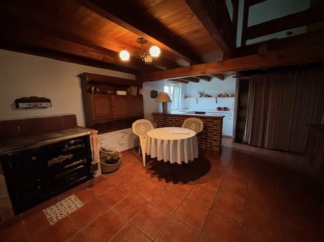 2 makuuhuone Huvila myytävänä paikassa Herrera de Pisuerga mukana 
autotalli - 108 000 € (Ref: 9512023)