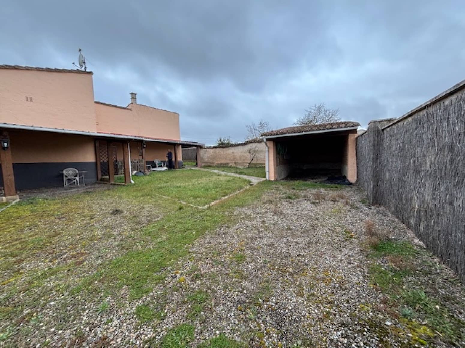 2 makuuhuone Huvila myytävänä paikassa Herrera de Pisuerga mukana 
autotalli - 108 000 € (Ref: 9512023)