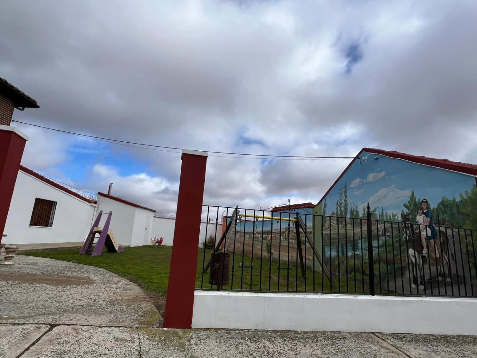 2 makuuhuone Huvila myytävänä paikassa Herrera de Pisuerga mukana 
autotalli - 108 000 € (Ref: 9512023)