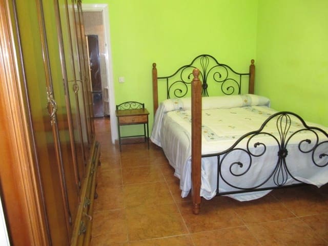 4 slaapkamer Flat te huur in Aguilar de Campoo - € 900 (Ref: 9512024)