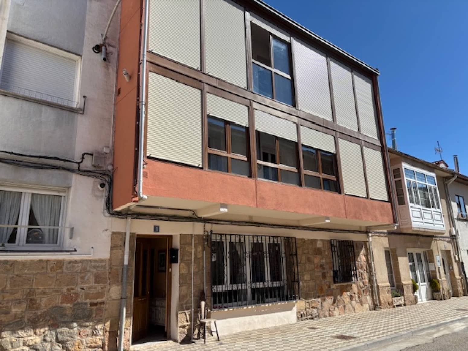 4 slaapkamer Flat te huur in Aguilar de Campoo - € 900 (Ref: 9512024)