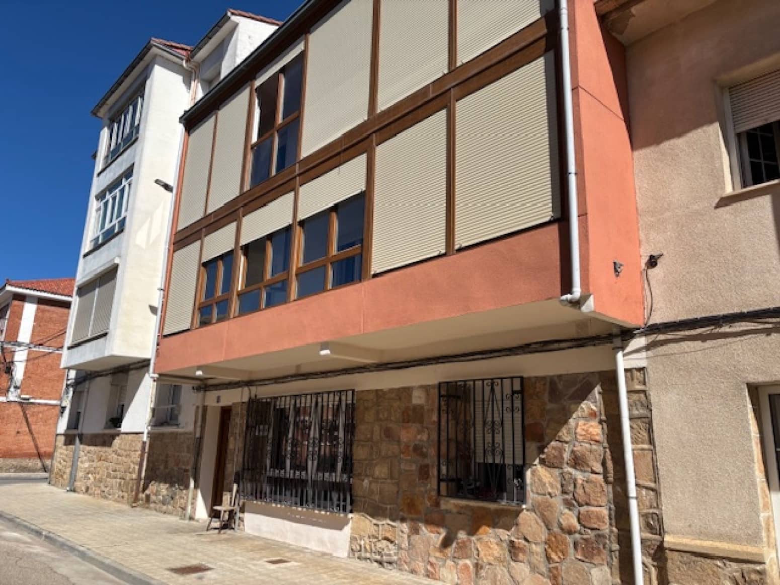 4 slaapkamer Flat te huur in Aguilar de Campoo - € 900 (Ref: 9512024)