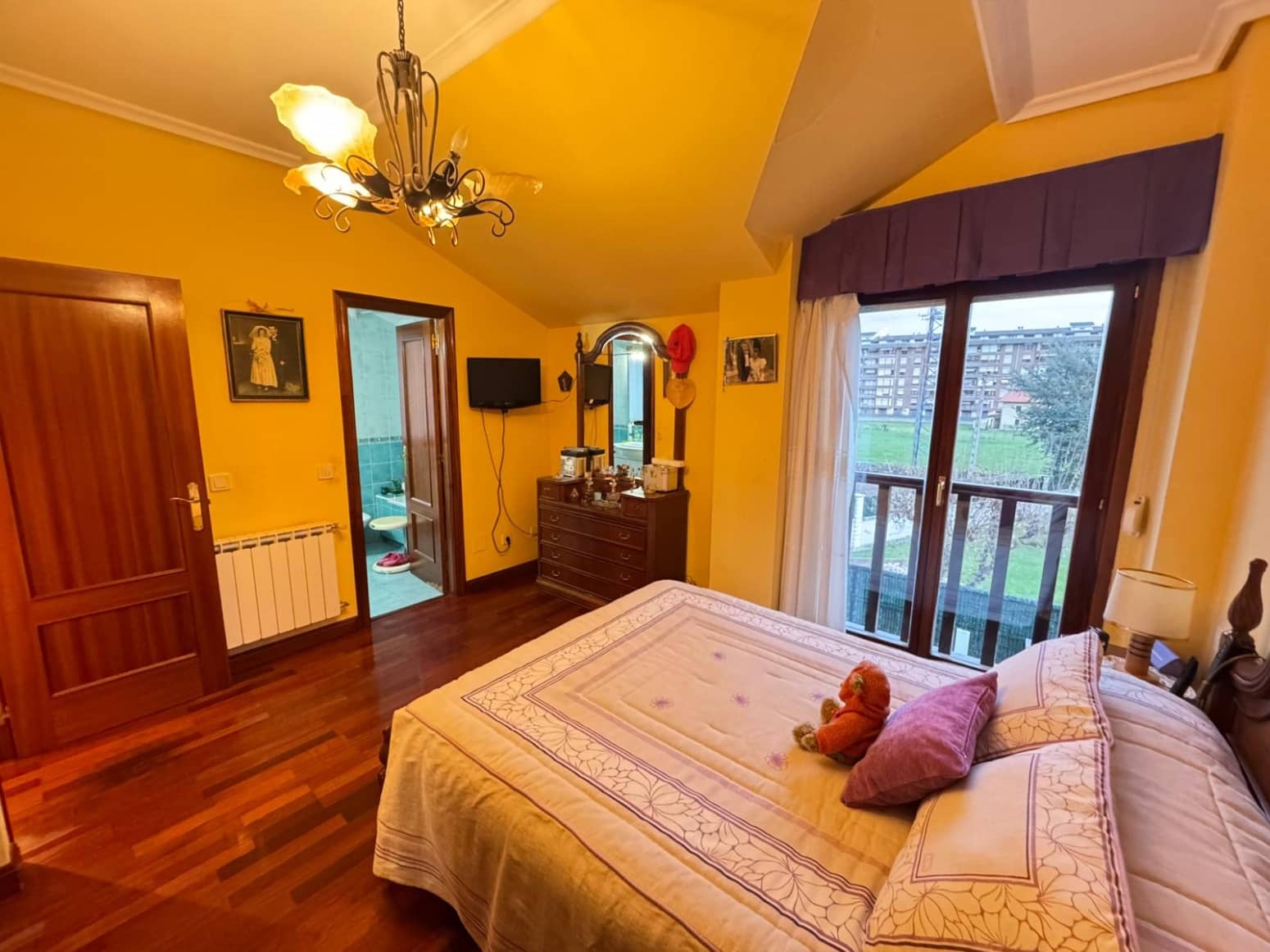 3 bedroom Villa for sale in Los Corrales de Buelna with garage - € 300,000 (Ref: 9536712)