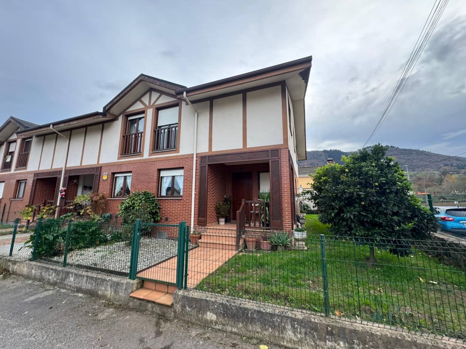 3 bedroom Villa for sale in Los Corrales de Buelna with garage - € 300,000 (Ref: 9536712)