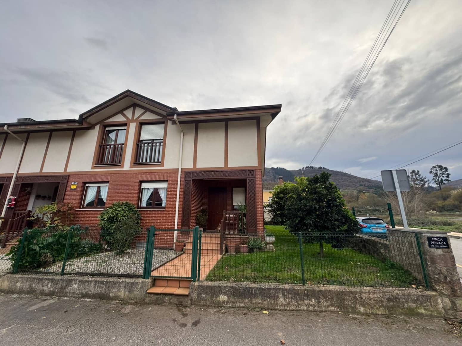 3 bedroom Villa for sale in Los Corrales de Buelna with garage - € 300,000 (Ref: 9536712)