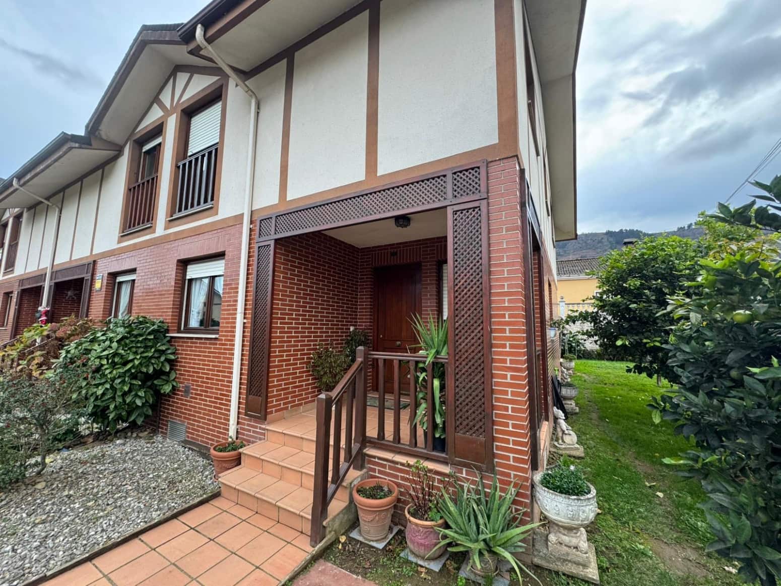 3 bedroom Villa for sale in Los Corrales de Buelna with garage - € 300,000 (Ref: 9536712)