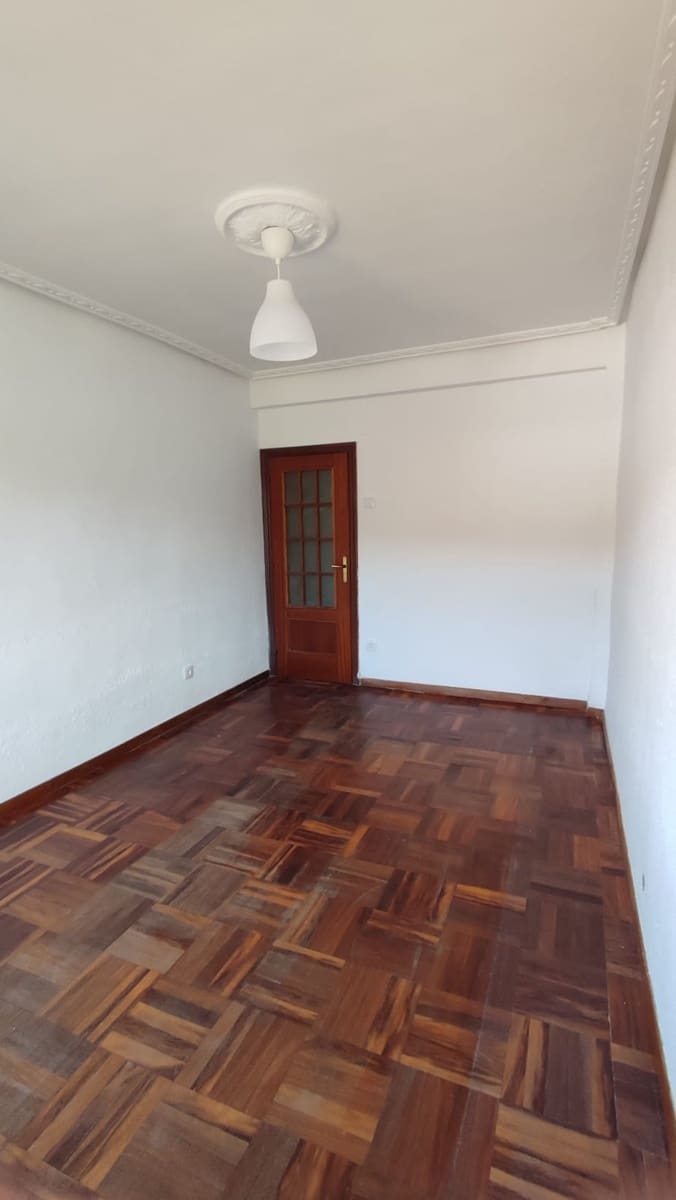 3 bedroom Flat for sale in Los Corrales de Buelna - € 108,000 (Ref: 9602583)