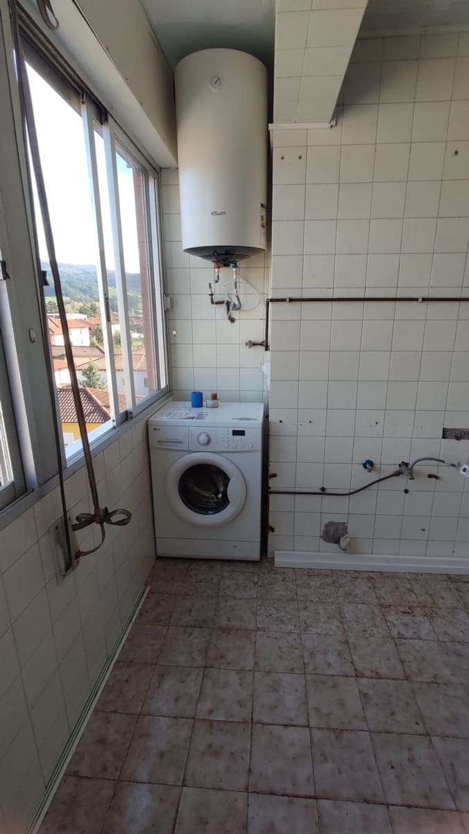 3 bedroom Flat for sale in Los Corrales de Buelna - € 108,000 (Ref: 9602583)
