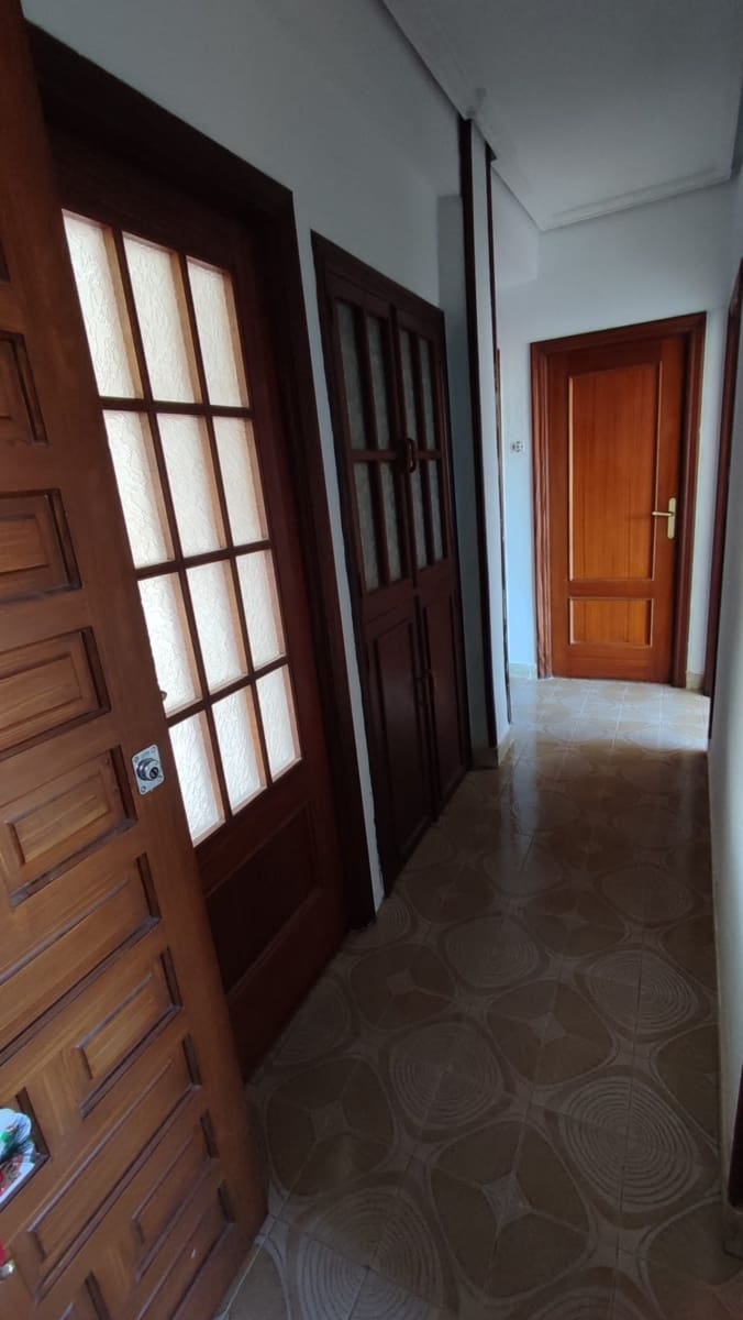 3 bedroom Flat for sale in Los Corrales de Buelna - € 108,000 (Ref: 9602583)