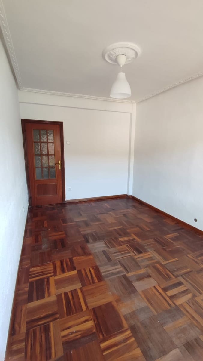 3 bedroom Flat for sale in Los Corrales de Buelna - € 108,000 (Ref: 9602583)