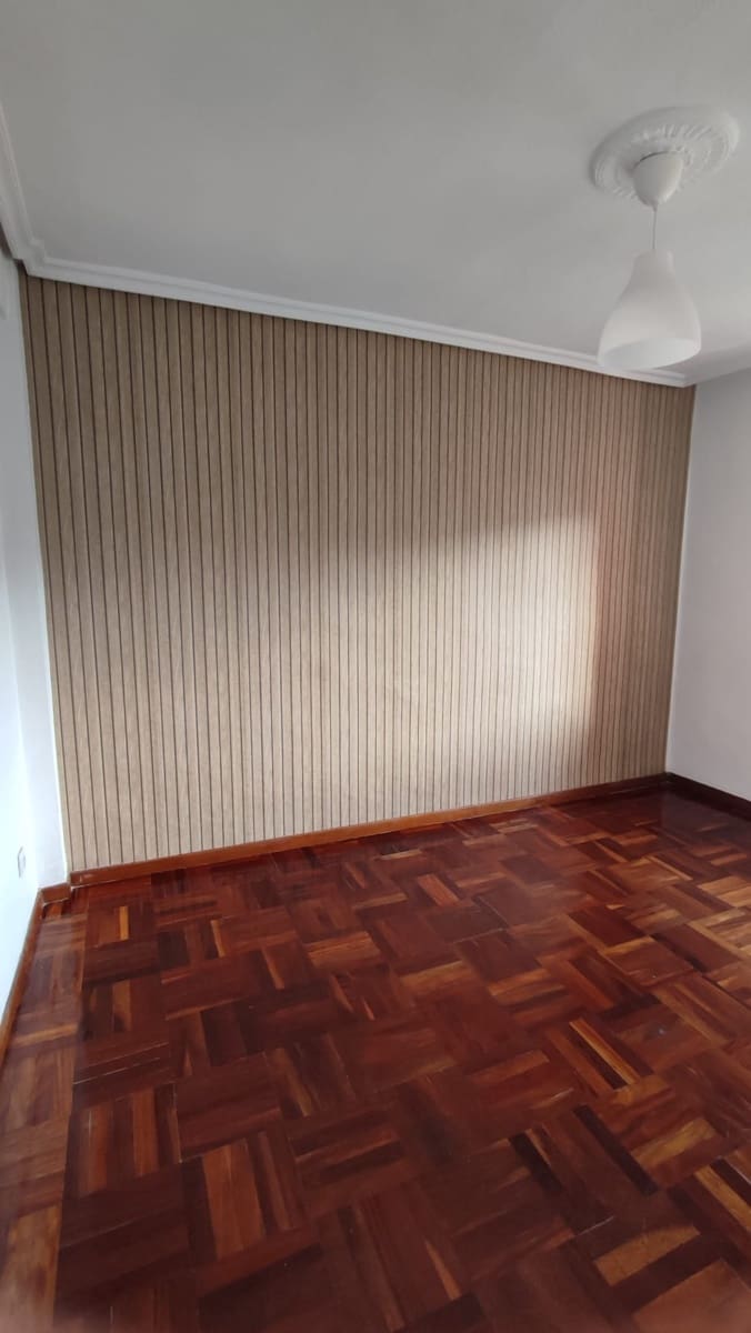 3 bedroom Flat for sale in Los Corrales de Buelna - € 108,000 (Ref: 9602583)