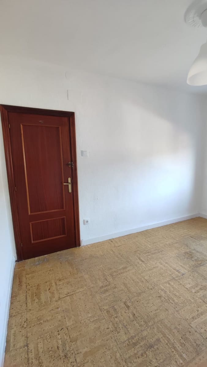 3 bedroom Flat for sale in Los Corrales de Buelna - € 108,000 (Ref: 9602583)