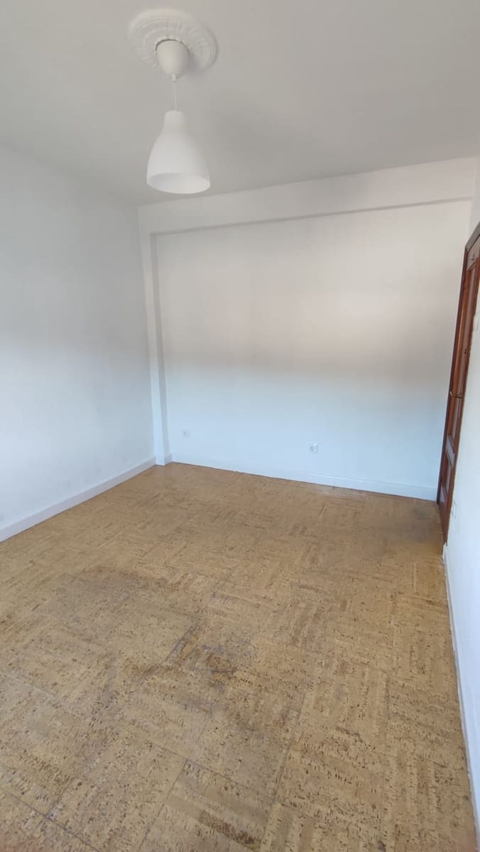 3 bedroom Flat for sale in Los Corrales de Buelna - € 108,000 (Ref: 9602583)