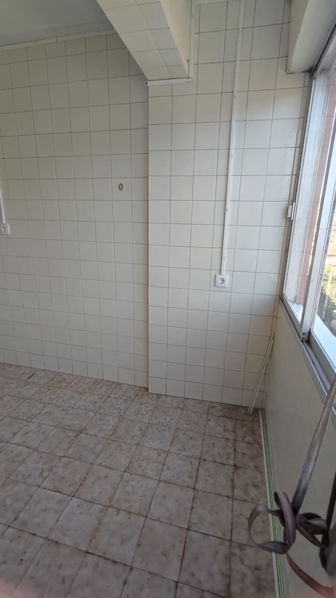 3 bedroom Flat for sale in Los Corrales de Buelna - € 108,000 (Ref: 9602583)