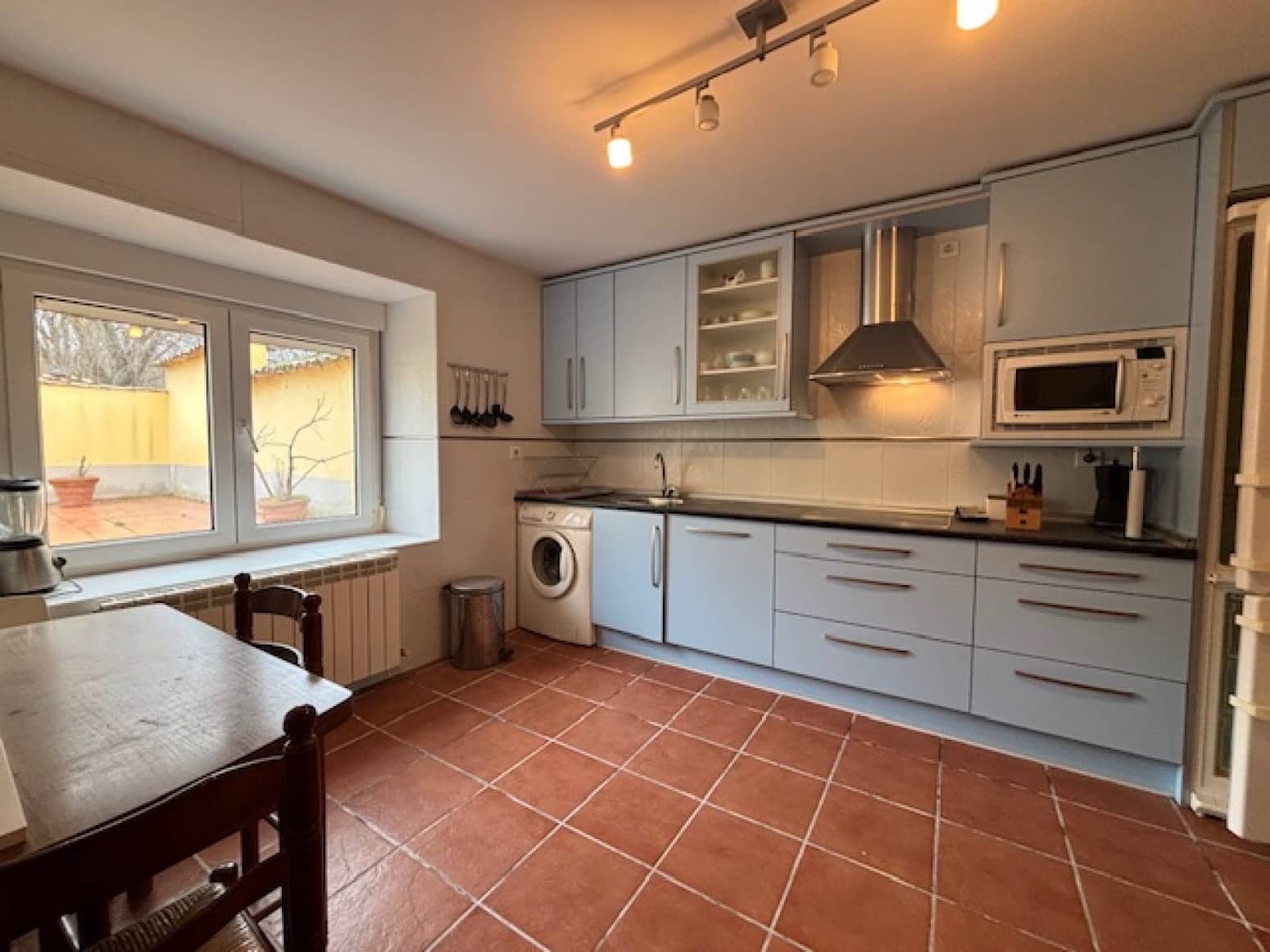 5 soveværelse Villa til salg i Alar del Rey med garage - € 220.000 (Ref: 9619053)