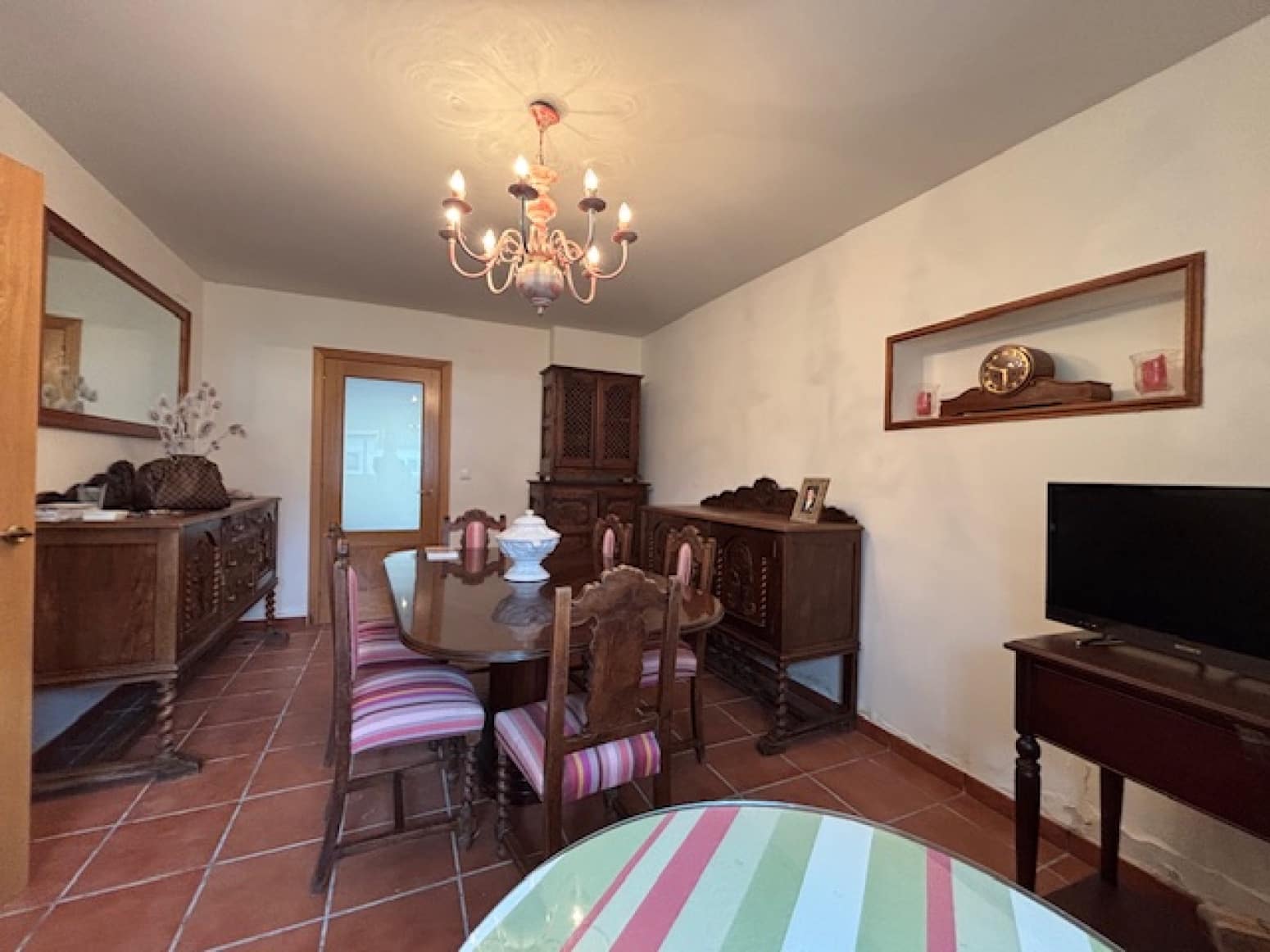 5 soveværelse Villa til salg i Alar del Rey med garage - € 220.000 (Ref: 9619053)