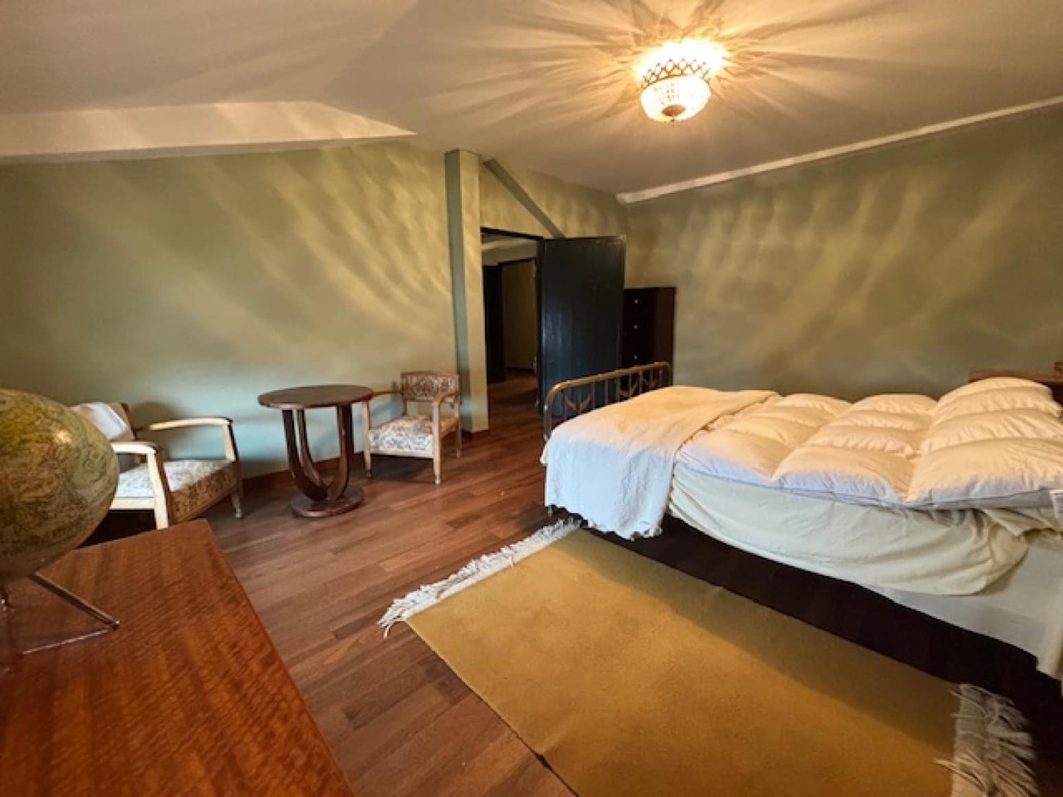 5 soveværelse Villa til salg i Alar del Rey med garage - € 220.000 (Ref: 9619053)