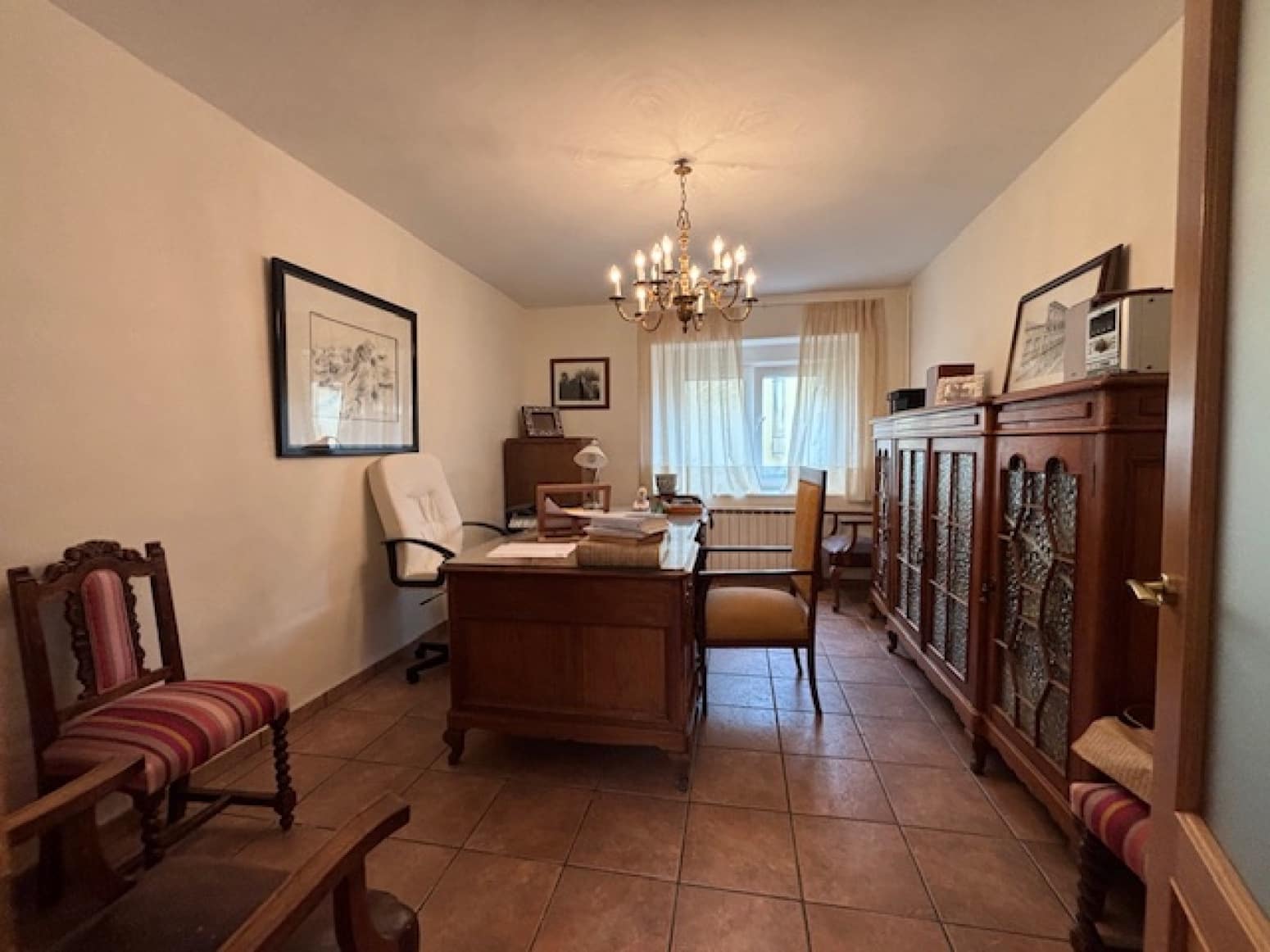 5 soveværelse Villa til salg i Alar del Rey med garage - € 220.000 (Ref: 9619053)