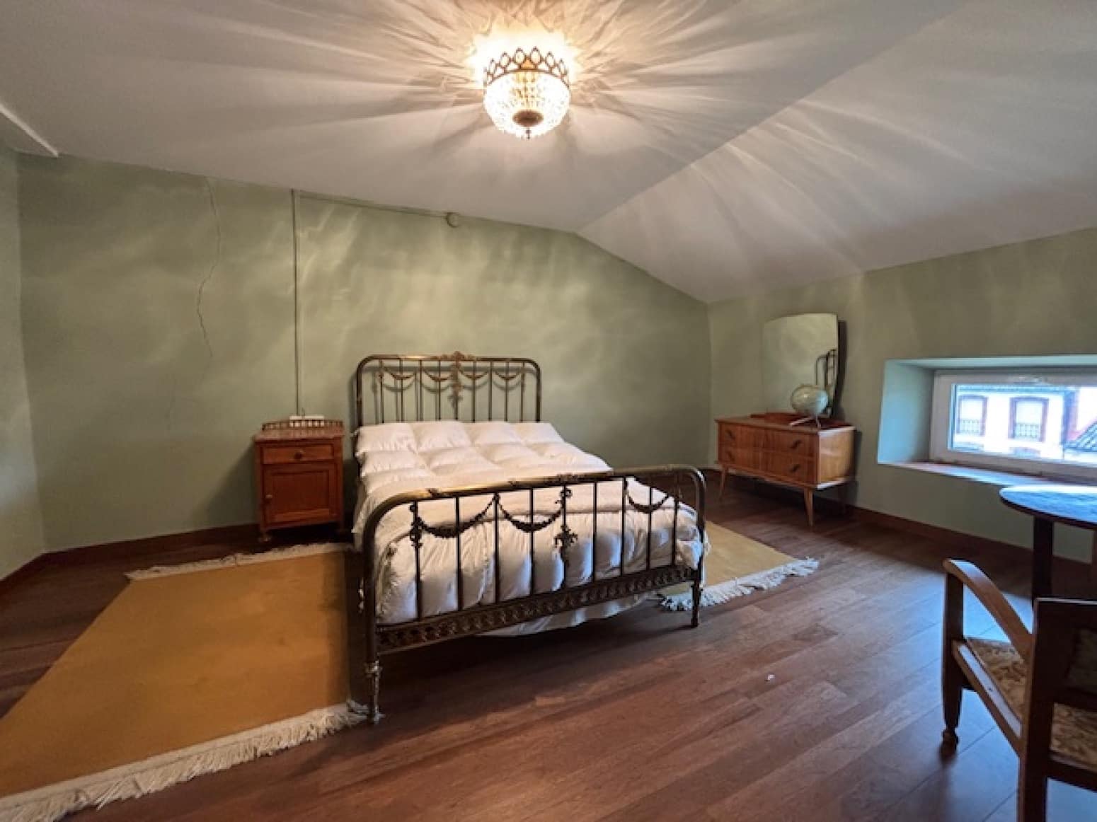 5 soveværelse Villa til salg i Alar del Rey med garage - € 220.000 (Ref: 9619053)