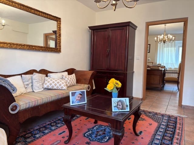 5 soveværelse Villa til salg i Alar del Rey med garage - € 220.000 (Ref: 9619053)