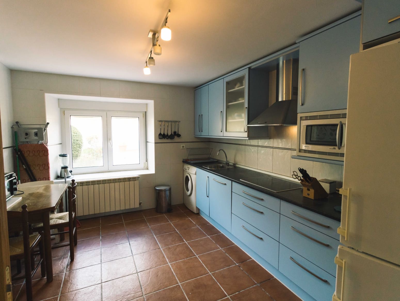 5 soveværelse Villa til salg i Alar del Rey med garage - € 220.000 (Ref: 9619053)