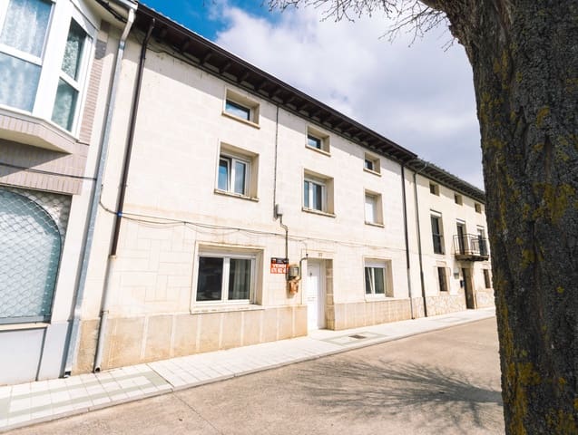 5 slaapkamer Villa te koop in Alar del Rey met garage - € 220.000 (Ref: 9619053)