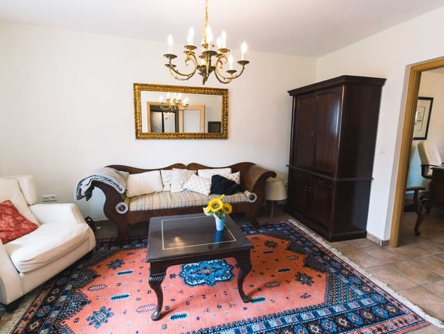 5 slaapkamer Villa te koop in Alar del Rey met garage - € 220.000 (Ref: 9619053)