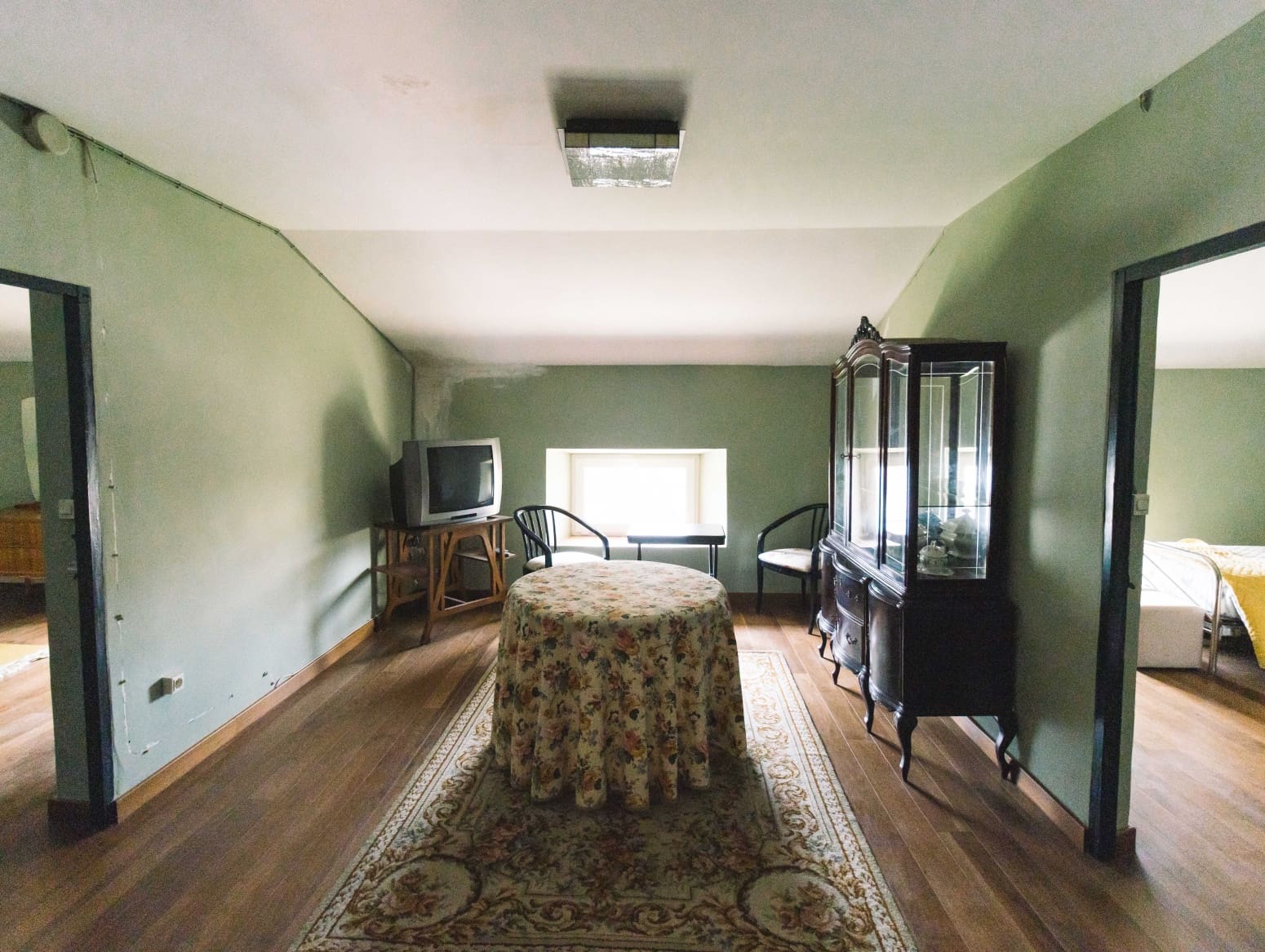 5 soveværelse Villa til salg i Alar del Rey med garage - € 220.000 (Ref: 9619053)