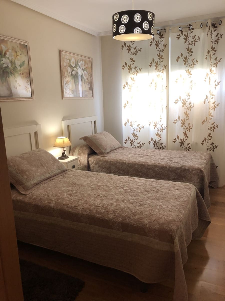 2 quarto Apartamento para arrendar em Santander com piscina garagem - 1 100 € (Ref: 9625388)